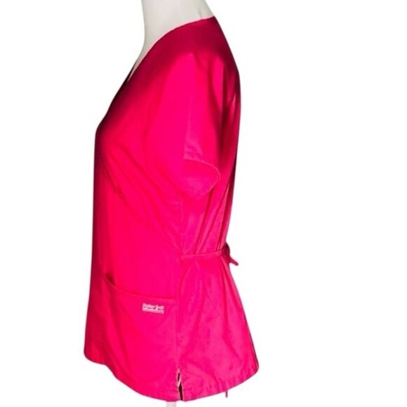 (2) Butter Soft by UA set of (2) scrub tops size Small . Gray & pink - Picture 10 of 12